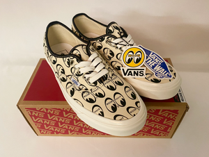 Vans Mooneyes Limited Edition March 22 Trainers - WHITE