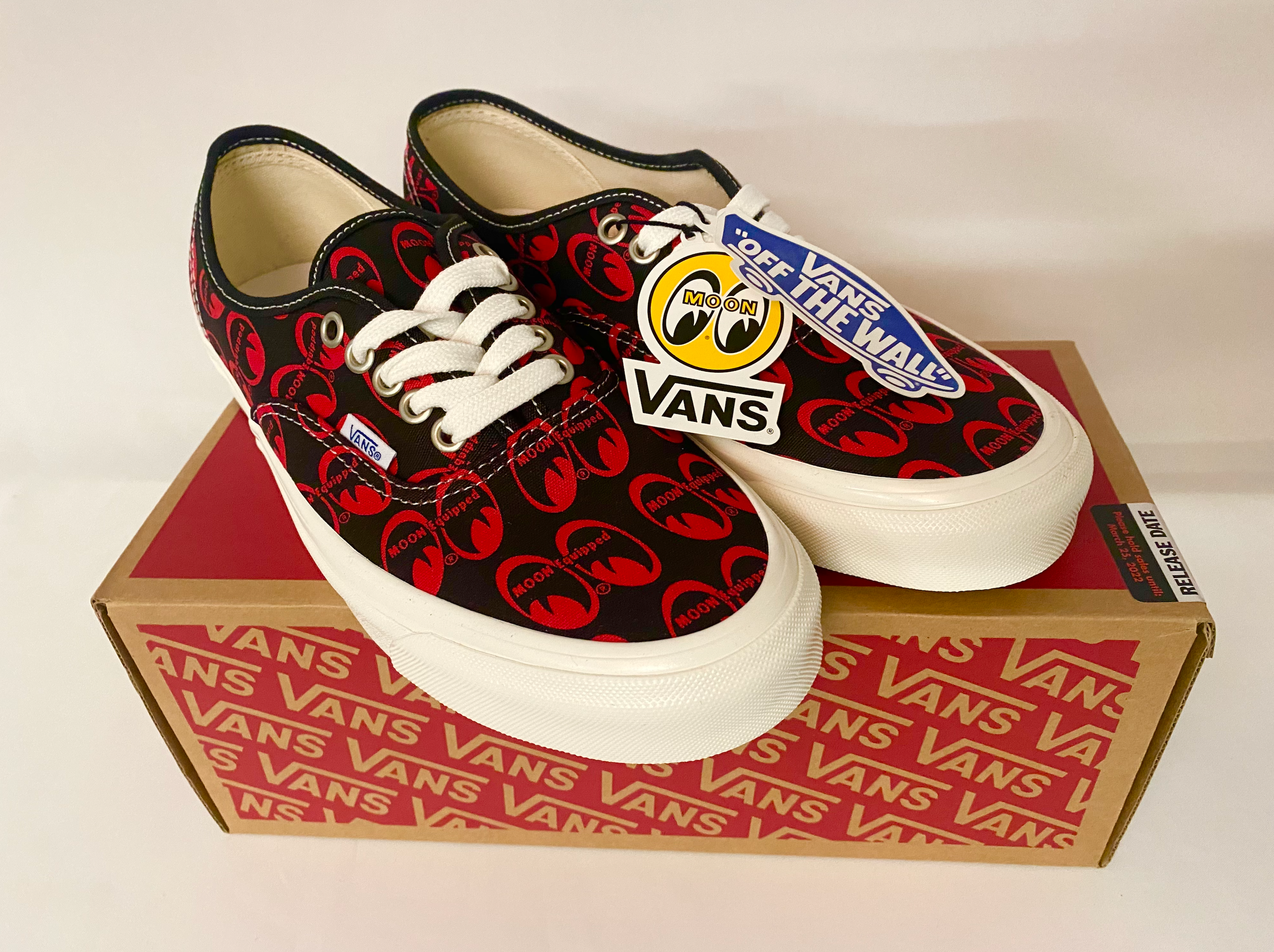 その他 VANS MOONEYES welcome plate Vans Mooneyes Limited Edition March 22 Trainers - RED